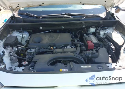 2019 Toyota Rav4 Xle z USA, uszkodzony, nr VIN 2T3W1RFV3KW031627